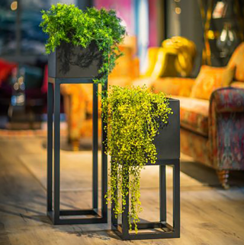 Oakley-Broad-metal planter Stand-Group by europlanters