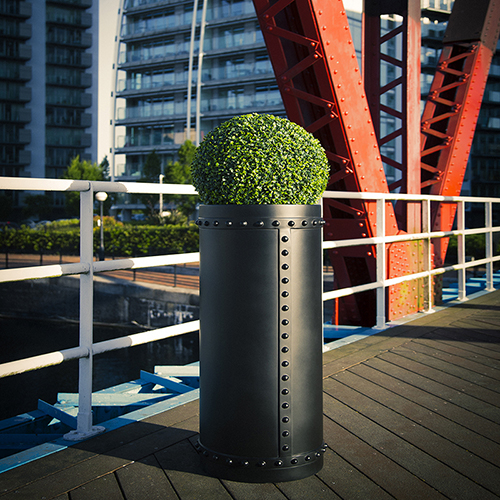 Riveted planters by europlanters