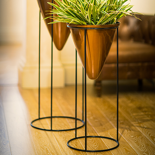 whistley-metal plant Stand and planter-Group by europlanters