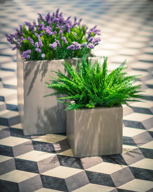 GRP-CUBE-PLANTER--by Europlanters
