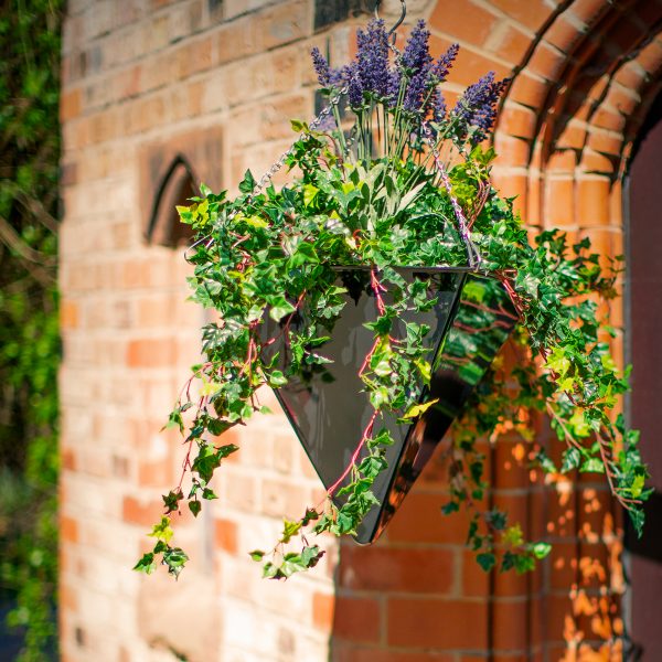 HANGING-PYRAMID-PLANTER-by-Europlanters