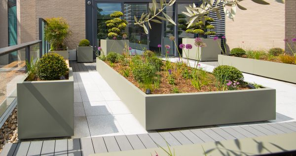 LARGE-TROUGH-PLANTER-by-Europlanters