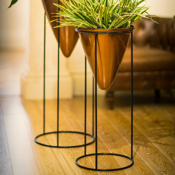 Whistley-PLANTER-Stand-Group-by-Europlanters